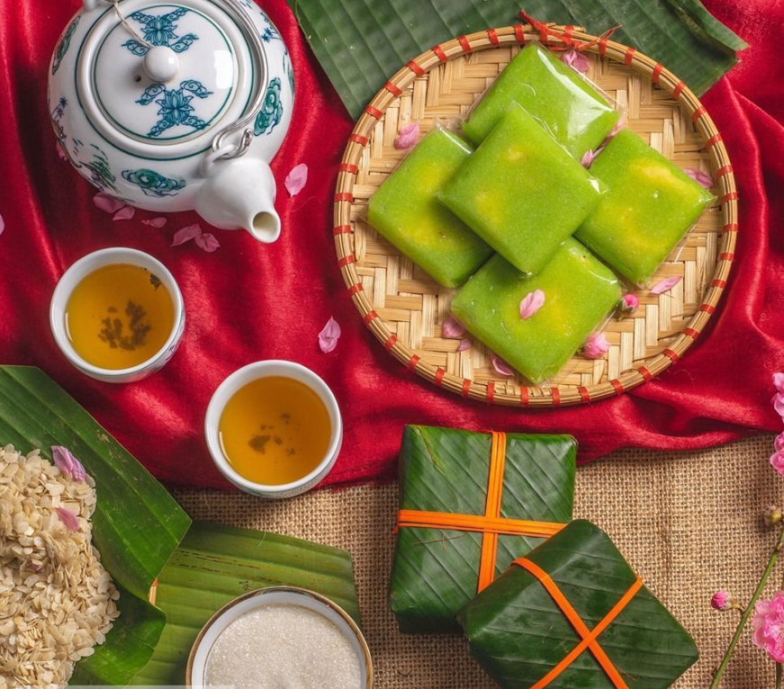 Bánh cốm đặc sản Hà Nội - món quà thơm ngon tặng đối tác - phuctuonggold-com