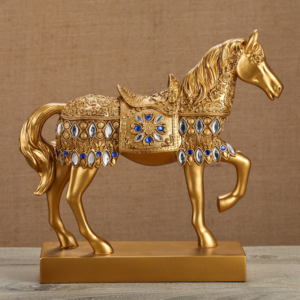 Bức tượng ngựa mạ vàng tinh xảo đại diện cho khát vọng, bản lĩnh, giúp mệnh chủ thu hút tài lộc-an khang - phuctuonggold-com