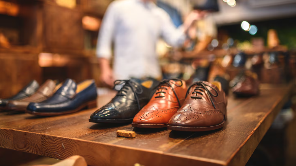 Giày da, món quà thể hiện đẳng cấp, vị thế dành tặng người Hàn Quốc - phuctuonggold-com