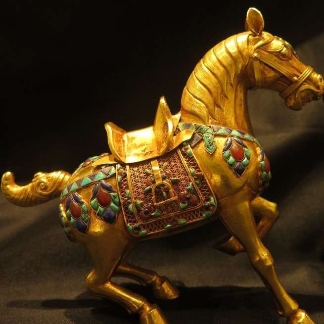 Tượng ngựa vàng mang đến sức khỏe an khang - phuctuonggold-com