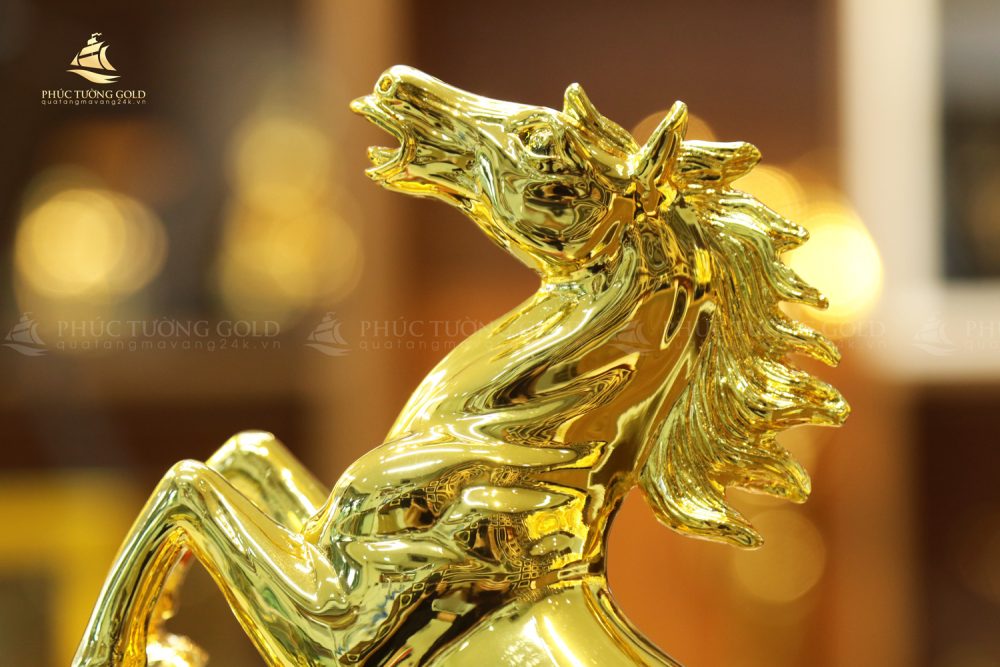 Tượng ngựa tung vó mạ vàng 24k - TN02 5