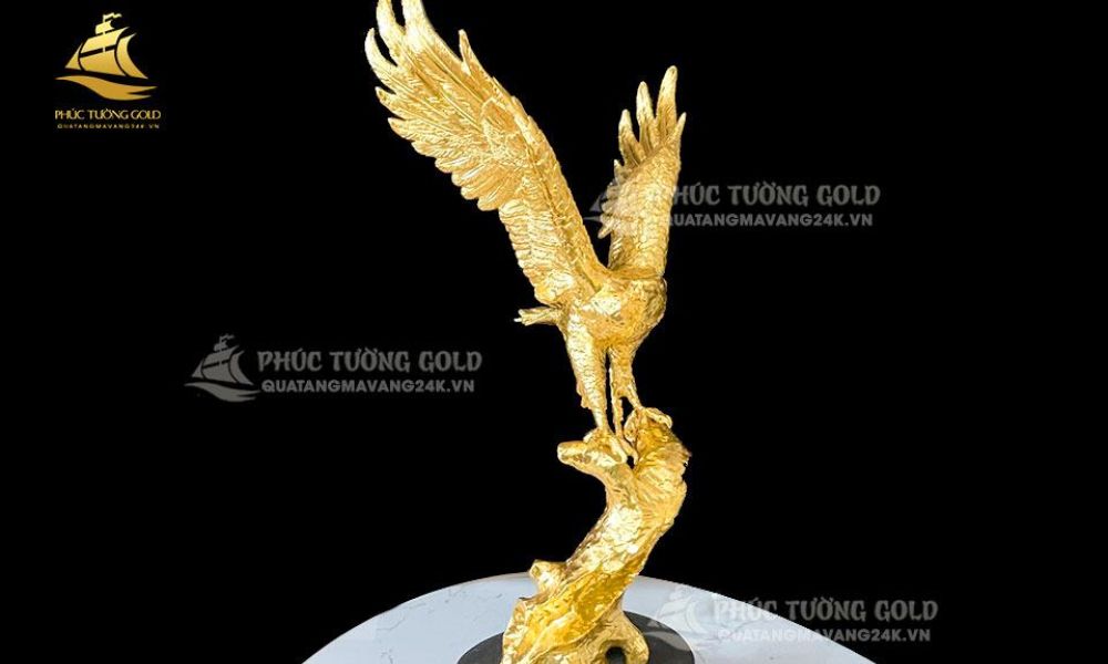 Mô hình tượng đại bàng tung cánh dát vàng 24k