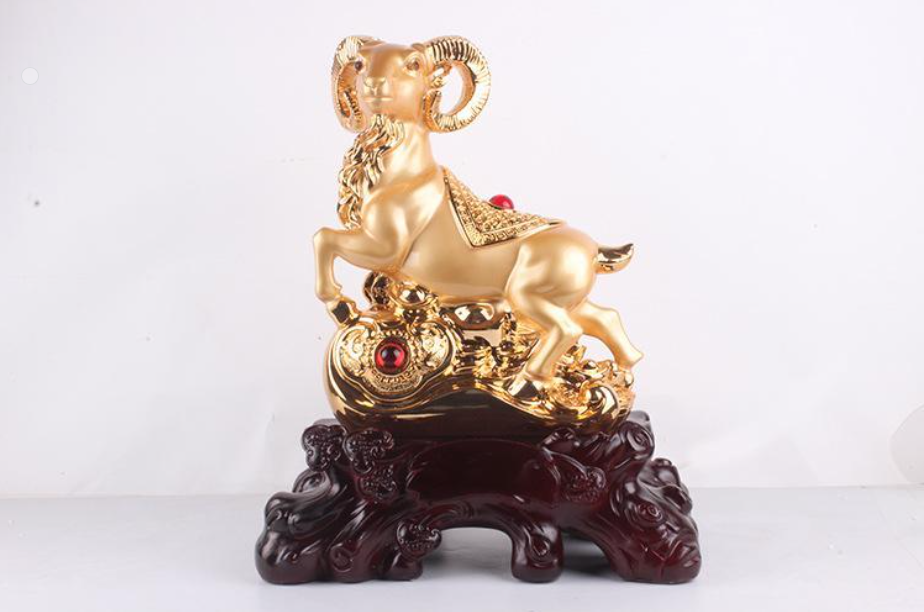 Một cách tế nhị, Dê được coi là biểu tượng của sự dũng mãnh, sung mãn từ phương diện giao hợp âm dương - phuctuonggold-com