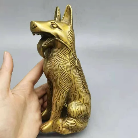 Tượng chó đeo chuỗi tiền ngũ đế - phuctuonggold-com