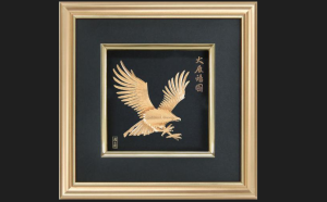 Tranh đại bàng mạ vàng tung cánh giúp thể hiện trí tuệ, tầm nhìn, sức mạnh và ý chí sắt đá của người sở hữu trong lãnh đạo, dẫn dắt con người - phuctuonggold-com
