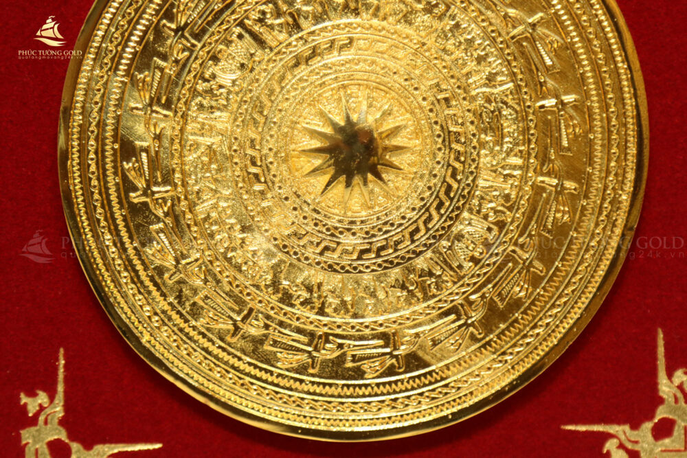 Tranh trống đồng Đông Sơn mạ vàng 24k để bàn - TD02 3