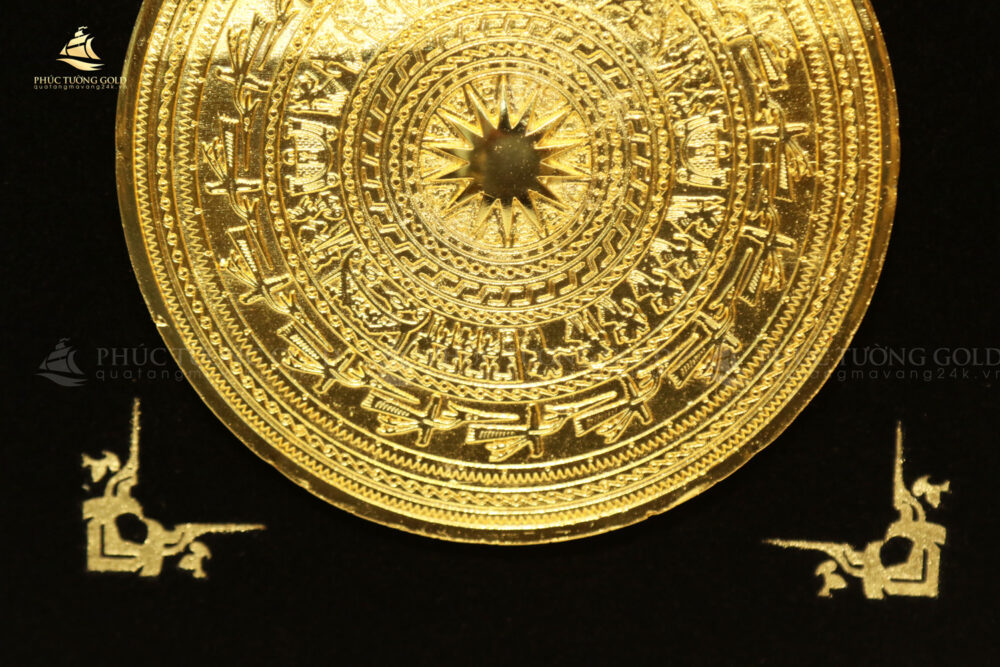 Tranh trống đồng Đông Sơn mạ vàng 24k để bàn - TD02 9