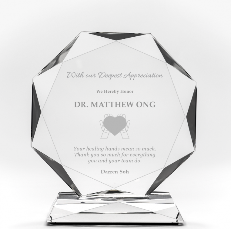 Kỷ niệm chương Pha lê - quà tặng người Singapore lưu lại những dấu ấn lâu dài, bền bỉ với thời gian trong mối quan hệ hợp tác giữa hai bên- phuctuonggold-com