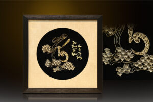 Tranh thư pháp chữ “Tín” mạ vàng 24k – CT14 (2)