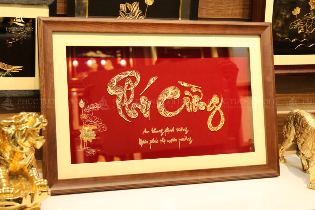 buc-tranh-duoc-dat-rieng-tang-anh-Phu-Cuong