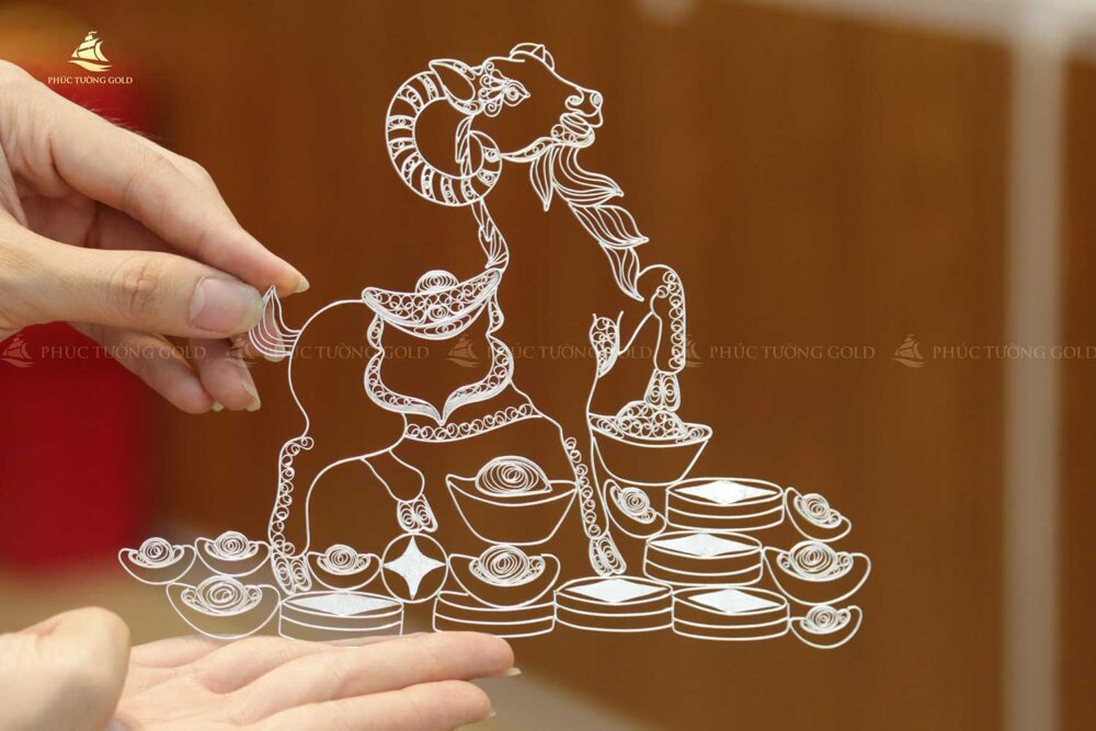 Tranh dê tài lộc bạc mạ vàng 24k - TD10 8
