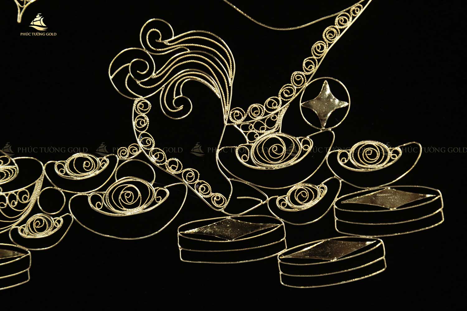 Tranh heo tài lộc bạc mạ vàng 24k - TH16 5