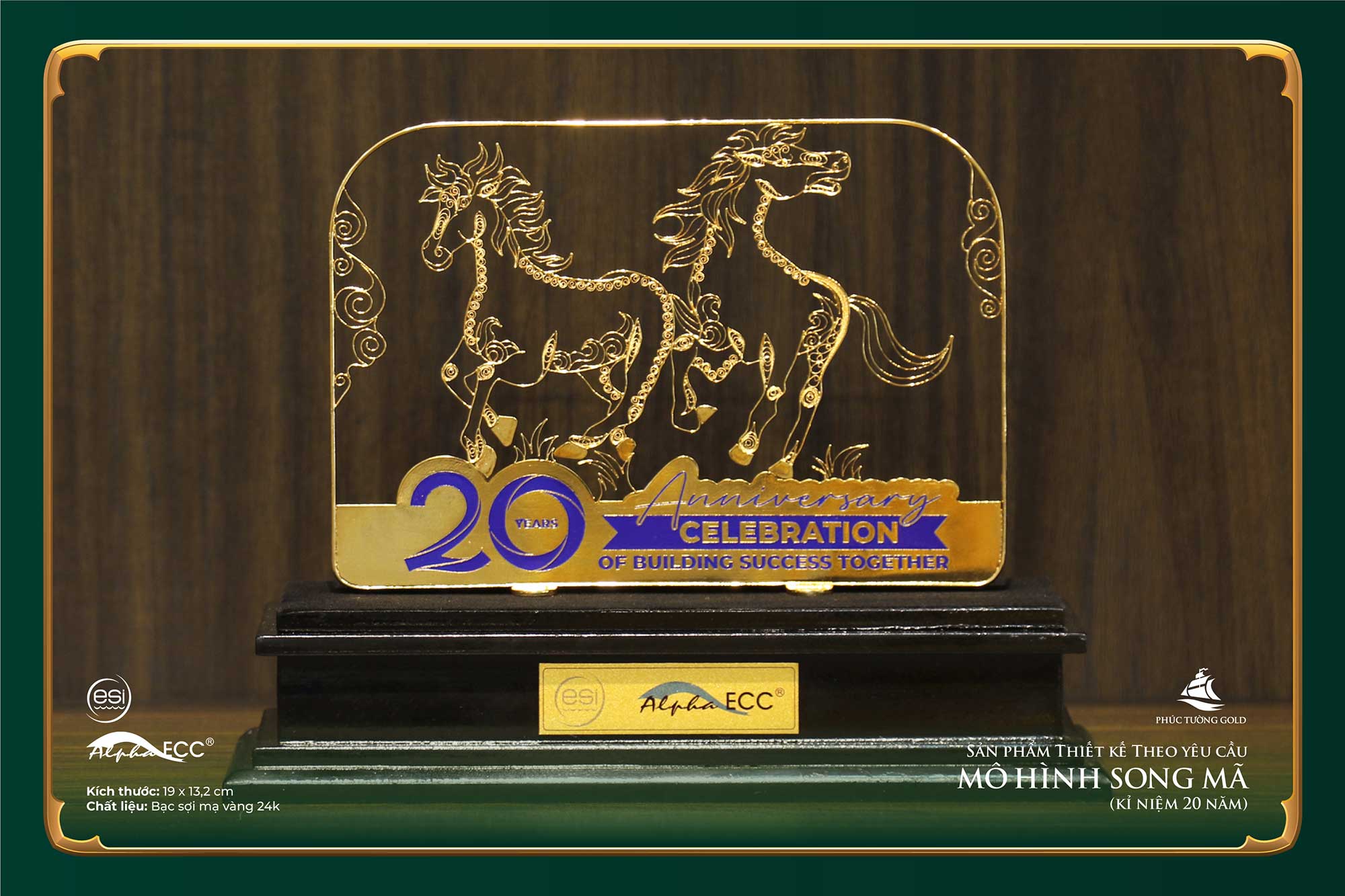 Mô-hình-song-mã-đặt-riêng-nhân-dịp-kỷ-niệm-20-năm-hợp-tác-7